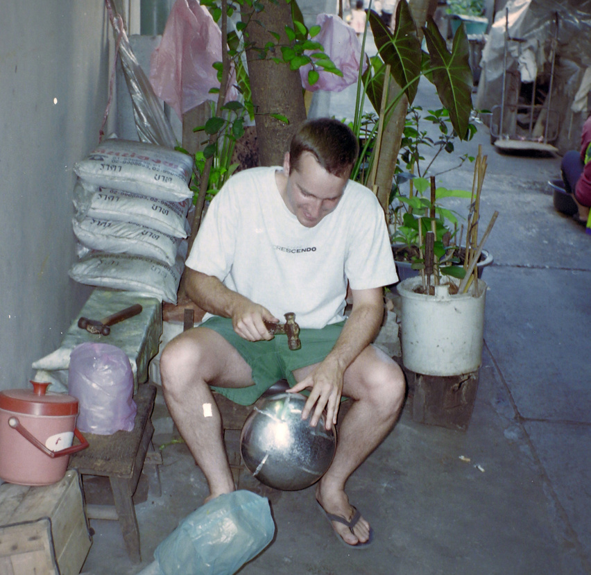 Denis Grosz - Forming a Bowl in Thailand